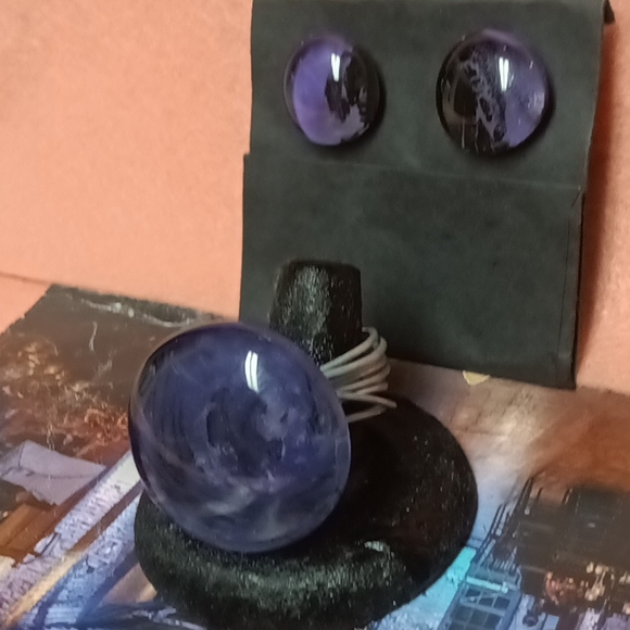 Jewelry - Picture 2 of 4